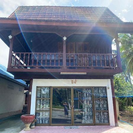 Hotel Reindeer House Wat Chedi 4 People Sichon Zewnętrze zdjęcie