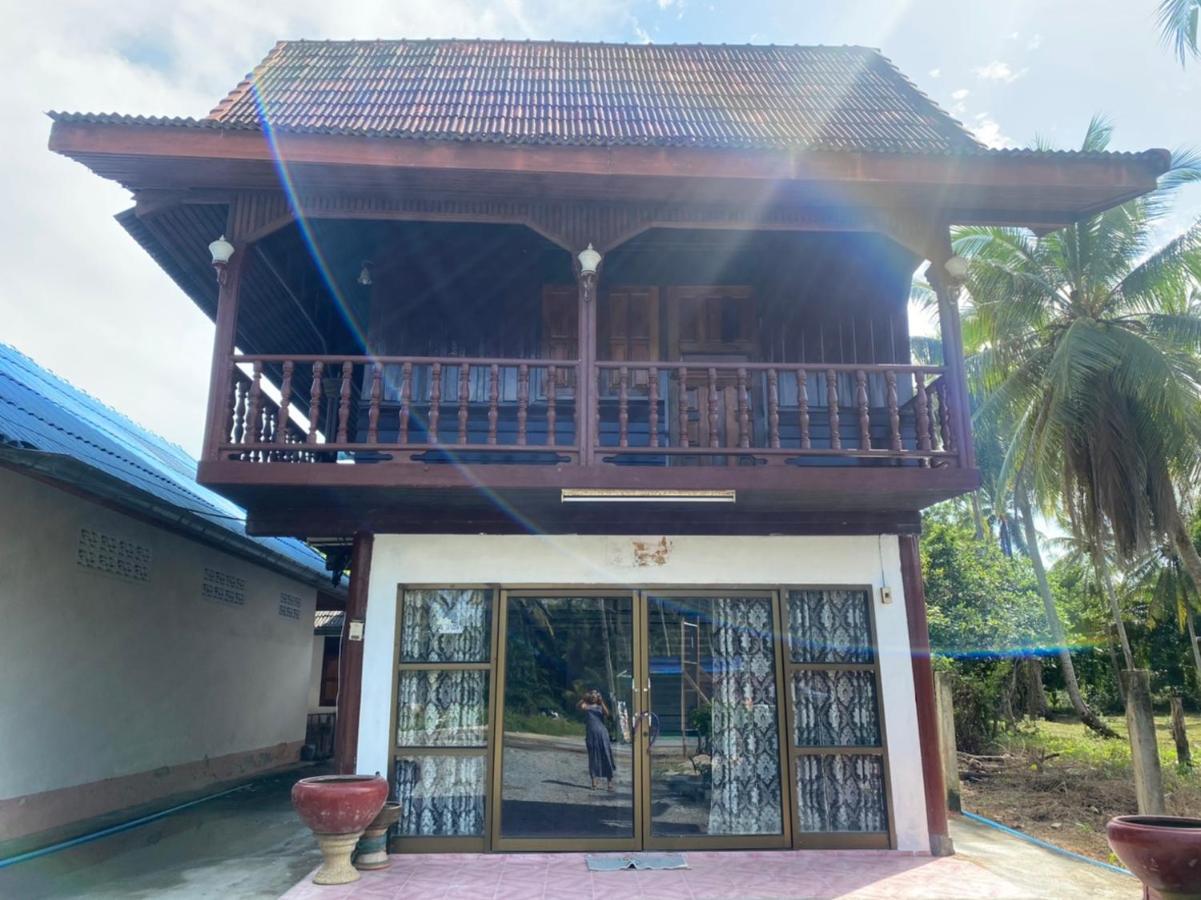 Hotel Reindeer House Wat Chedi 4 People Sichon Zewnętrze zdjęcie